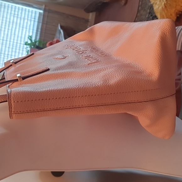 Kate Spade Leather Tote. - Picture 4 of 16